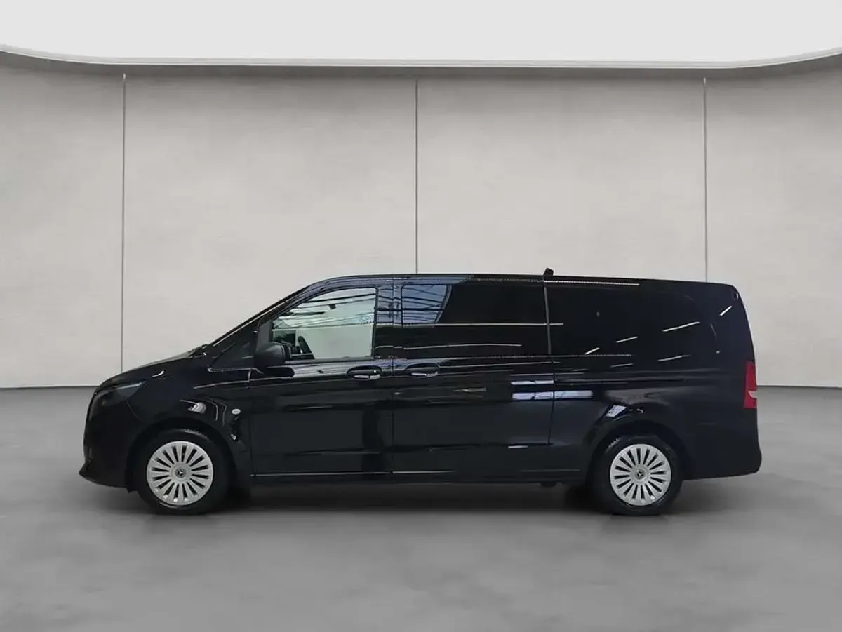 Gebraucht Mercedes Vito Marco Polo 163 PS (119 kW) 2025 Schwarz Van