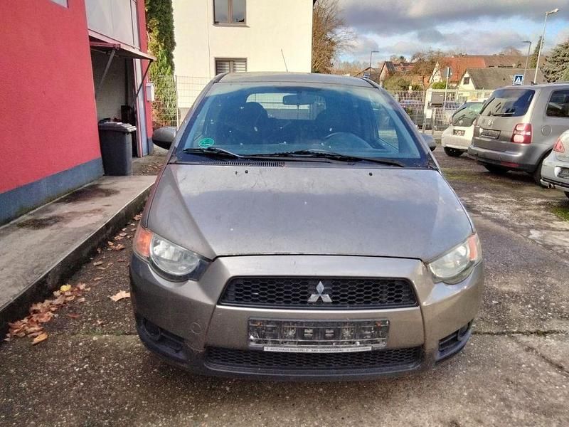 Grau Gebraucht 2012 Mitsubishi Colt Motion Limousine | 2.990 € (Fairer Preis) - Bild 1/4