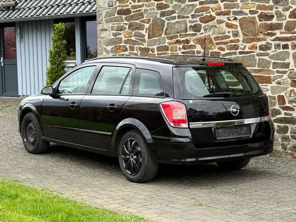 Gebraucht Opel Astra Edition+ 105 PS (77 kW) 2006 Schwarz Kombi