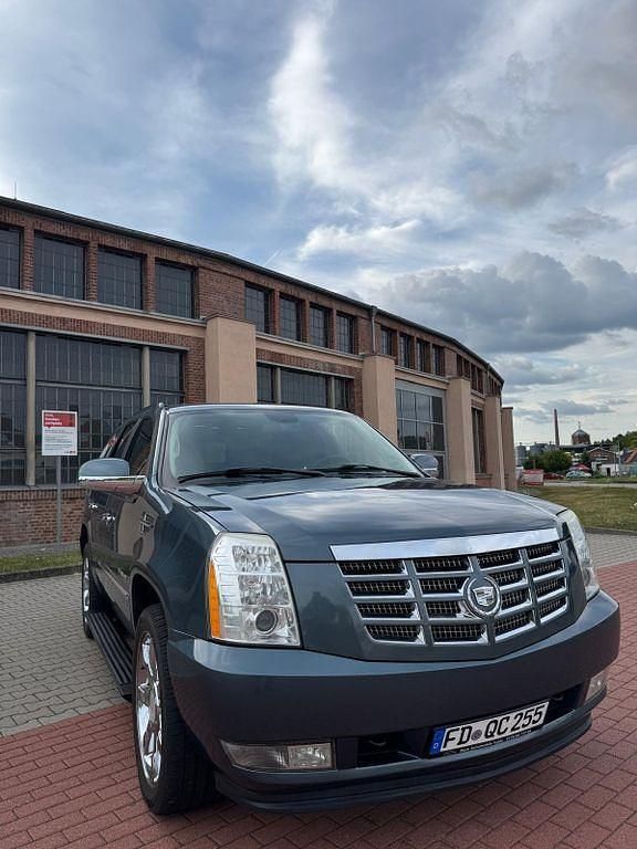 Blau Gebraucht 2009 Cadillac Escalade SUV | 16.850 € (Guter Preis) - Bild 1/4