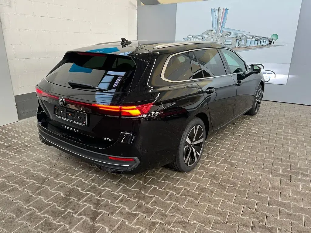 Gebraucht VW Passat Business 150 PS (110 kW) 2024 Schwarz Kombi