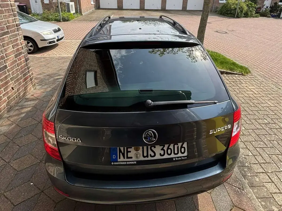 Gebraucht Skoda Superb Elegance 125 PS (91 kW) 2014 Kombi
