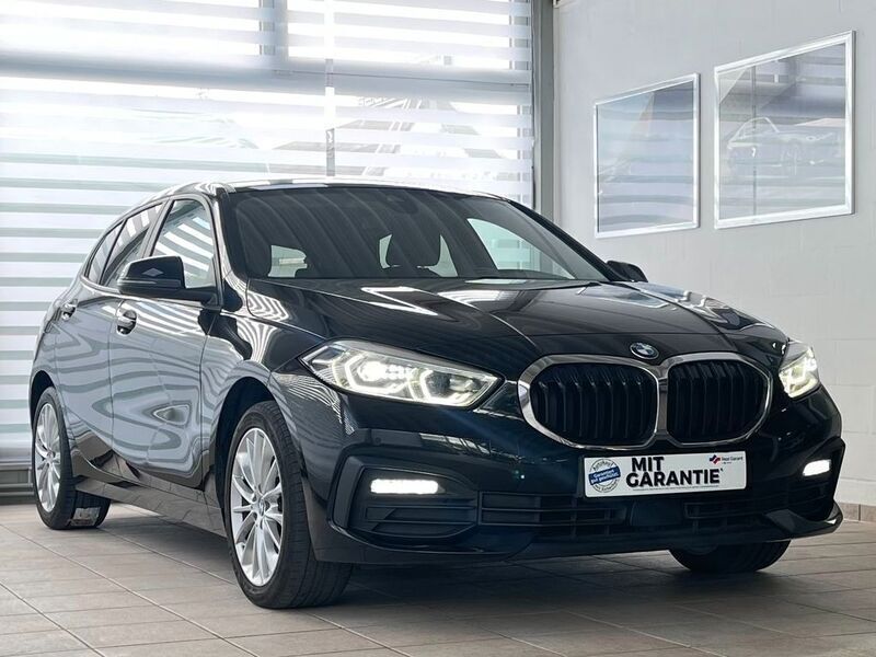 Schwarz Gebraucht 2021 BMW 118 Advantage Kleinwagen | 15.399 € (Guter Preis) - Bild 1/4