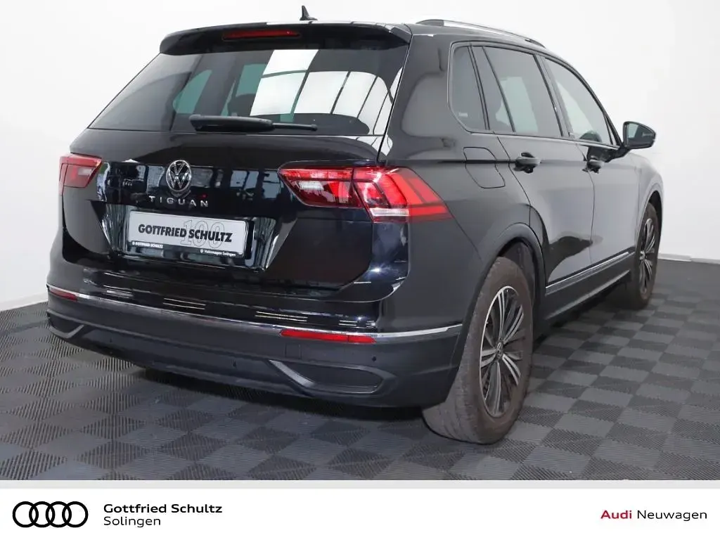 Gebraucht VW Tiguan United 150 PS (110 kW) 2021 Schwarz SUV