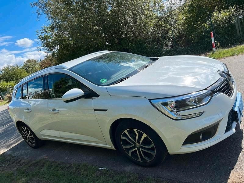 Gebraucht Renault Mégane GrandTour 116 PS (85 kW) 2020 Weiß Kombi