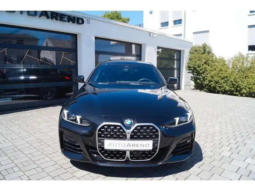 Gebraucht BMW 420 Coupé Sport Line 190 PS (139 kW) 2025 Saphirschwarz (metallic) Coupé