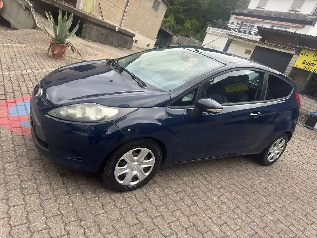Gebraucht Ford Fiesta Ambiente 82 PS (60 kW) 2009 Blau Limousine