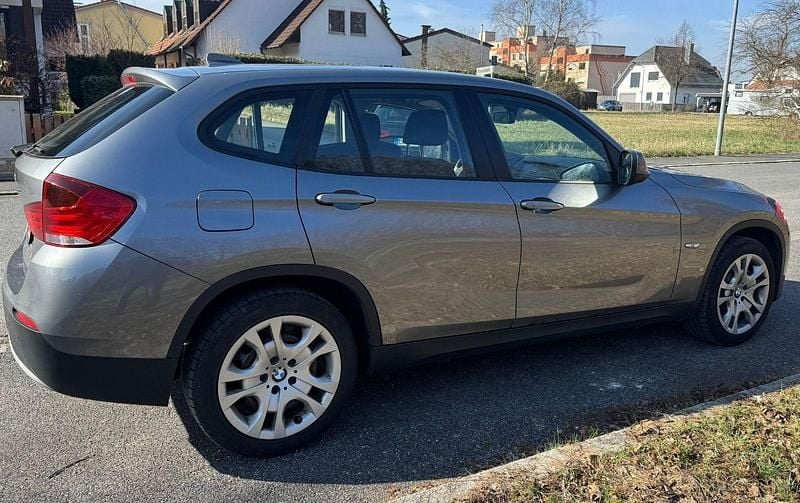 Gebraucht BMW X1 143 PS (105 kW) 2011 Grau SUV