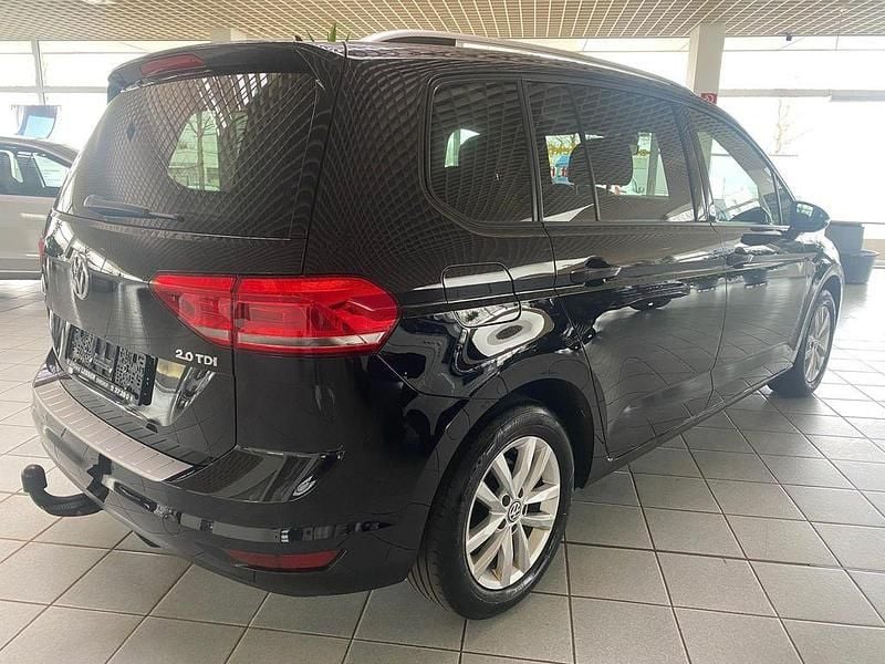 Gebraucht VW Touran Comfortline 150 PS (110 kW) 2016 Deep black perleffekt Van / Kleinbus