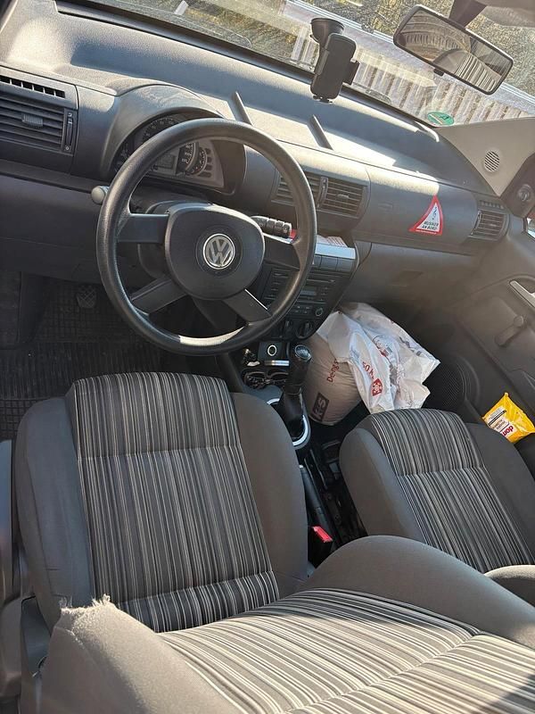 Usata VW Fox 55 CV (40 kW) 2006 Rosso Utilitaria