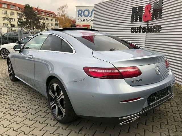 Gebraucht Mercedes E350 299 PS (219 kW) 2018 Silber Coupé