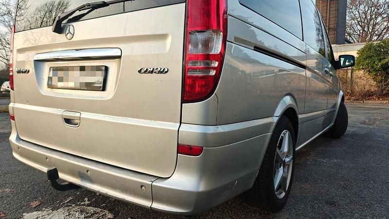 Gebraucht Mercedes Viano 224 PS (164 kW) 2012 Silber Van / Kleinbus