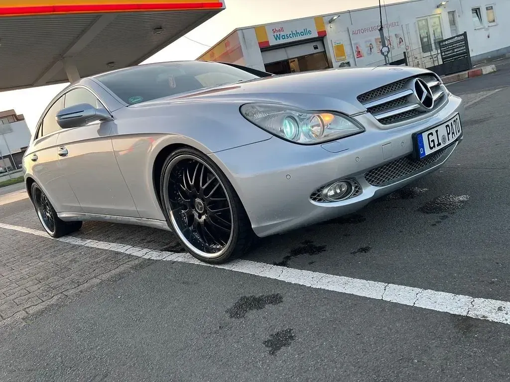 Gebraucht Mercedes CLS320 224 PS (164 kW) 2009 Silber Coupé