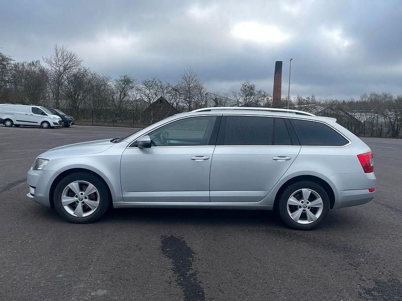 Gebraucht Skoda Octavia Style 150 PS (110 kW) 2016 Silber Kombi