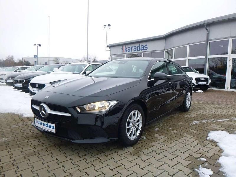 Gebraucht Mercedes CLA180 136 PS (100 kW) 2023 Nachtschwarz Limousine