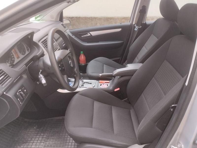 Gebraucht Mercedes B200 136 PS (100 kW) 2006 Grau Van / Kleinbus