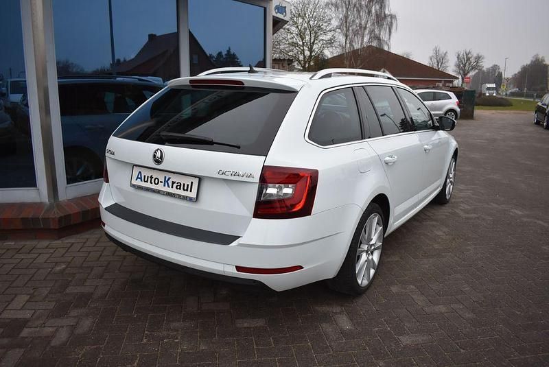 Gebraucht Skoda Octavia Style 150 PS (110 kW) 2018 Laserweiß uni Kombi