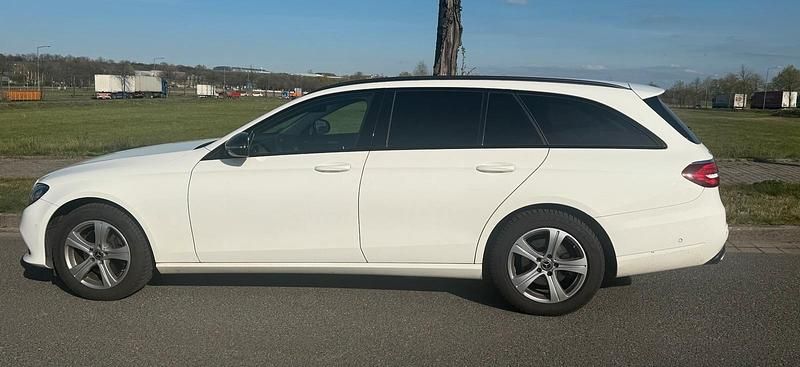 Gebraucht Mercedes E220 194 PS (142 kW) 2017 Weiß Kombi