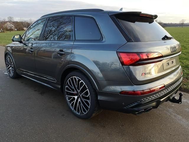 Mythosschwarz metallic Neu 2024 Audi SQ7 Ambiente SUV | 120.490 € (Fairer Preis) - Bild 1/1