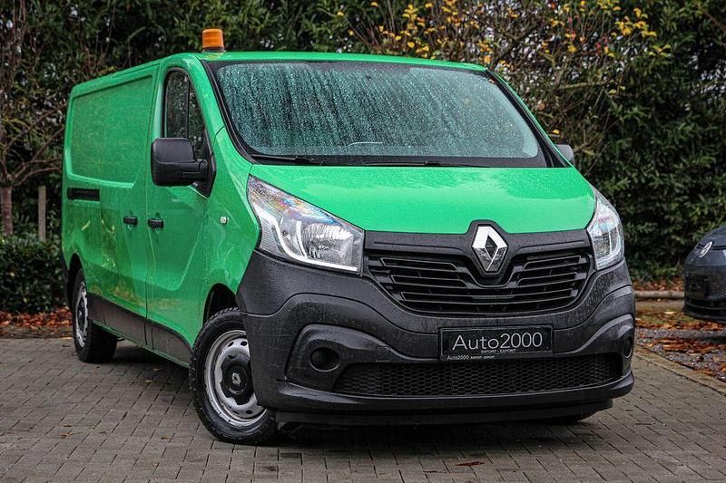 Grün Gebraucht 2018 Renault Trafic Van | 6.990 € (Superpreis) - Bild 1/4