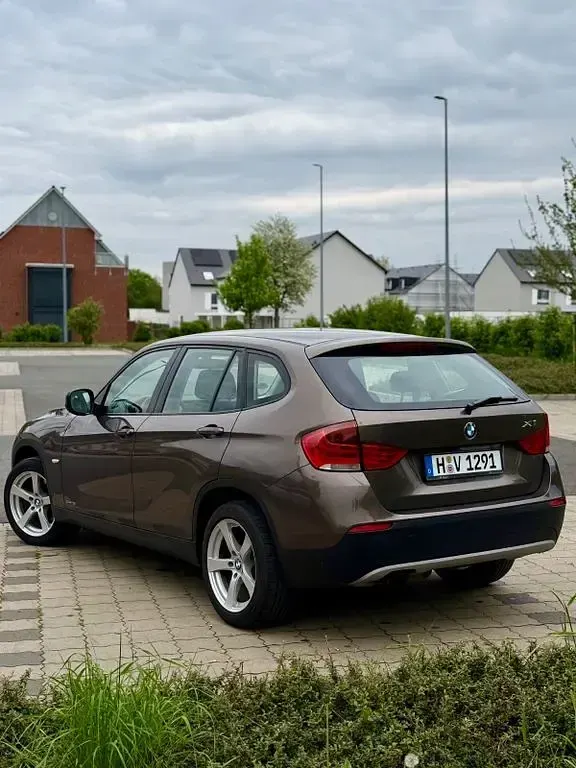 Gebraucht BMW X1 150 PS (110 kW) 2011 Braun SUV