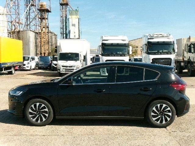 Neu Ford Focus Titanium 155 PS (114 kW) 2025 Agate black metallic Limousine