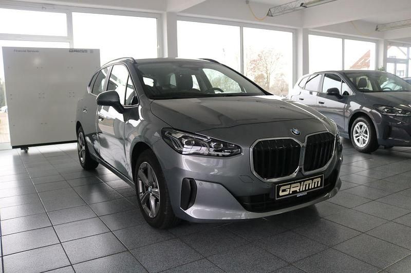Gebraucht BMW 218 Sport Line 136 PS (100 kW) 2024 Skyscraper grau metallic Van / Kleinbus