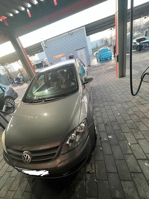 Grau Gebraucht 2006 VW Golf IV Kleinwagen | 4.590 € (Etwas zu teuer) - Bild 1/4