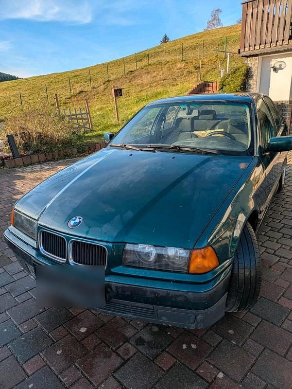 Grün Gebraucht 1995 BMW 328 Basis Limousine | 8.400 € - Bild 1/4