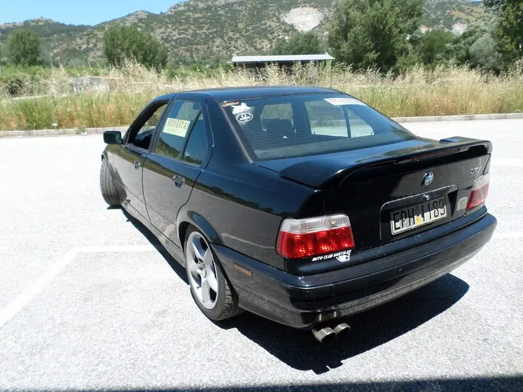 Gebraucht BMW 316 Performance 102 PS (75 kW) 1993 Schwarz Limousine