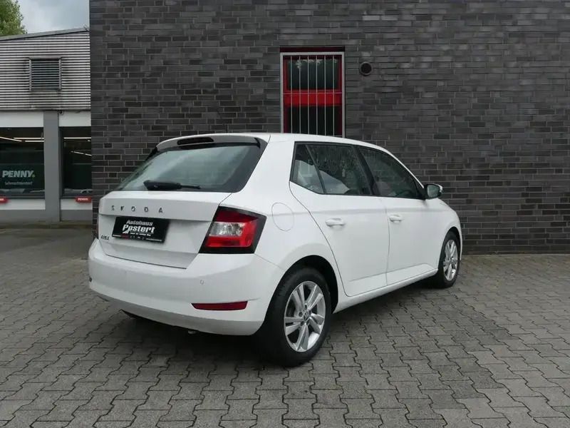Gebraucht Skoda Fabia Ambition 95 PS (69 kW) 2021 Weiß Kleinwagen