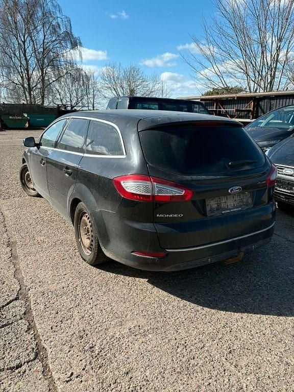 Gebraucht Ford Mondeo Titanium 163 PS (119 kW) 2011 Schwarz Limousine