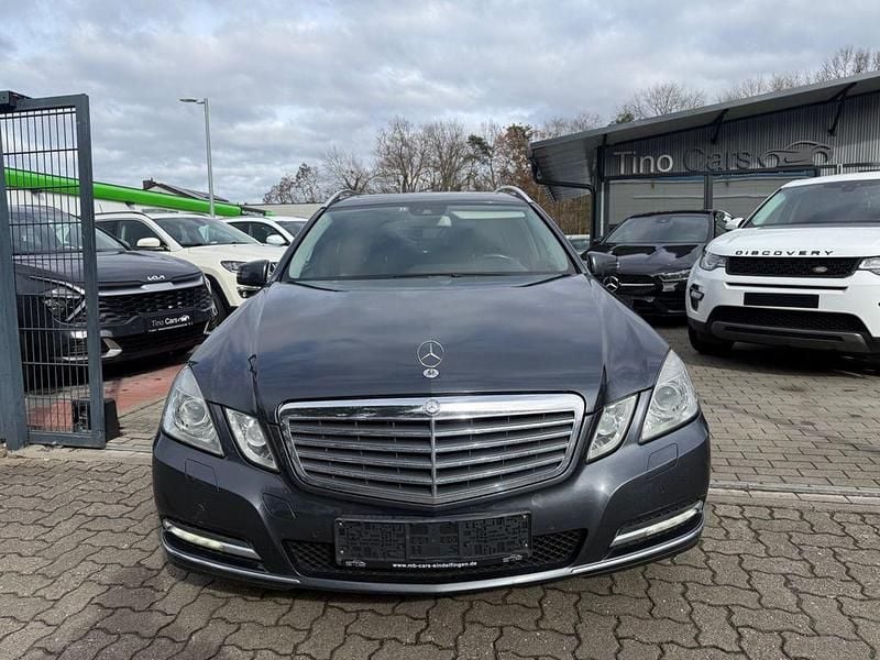 Gebraucht Mercedes E220 170 PS (125 kW) 2011 Grau Kombi