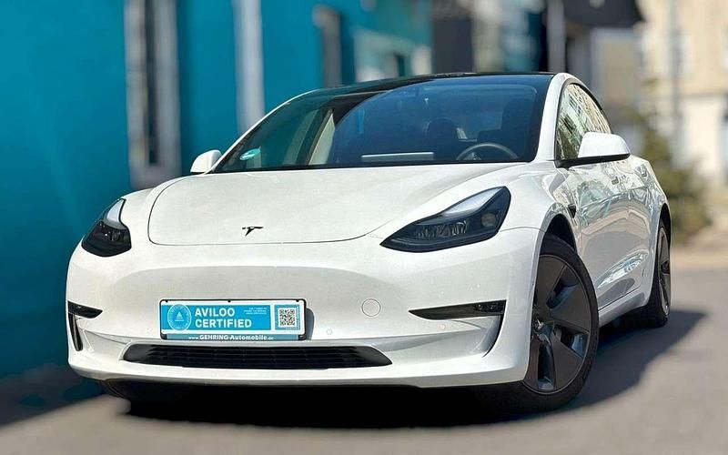 Second-hand Tesla Model 3 Long Range AWD 324 kW (441 CP) 2021 Alb Berlinǎ