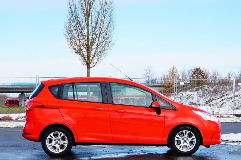 Gebraucht Ford B-MAX Trend 101 PS (74 kW) 2013 Rot Van / Kleinbus