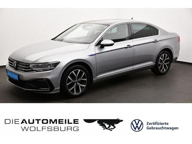Pyritsilber metallic (metallic) Gebraucht 2020 VW Passat GTE Limousine | 20.590 € (Fairer Preis) - Bild 1/4