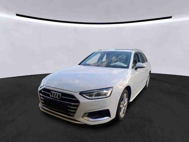 Gebraucht Audi A4 Ambiente 204 PS (150 kW) 2023 Gletscherweiß metallic (metallic) Kombi