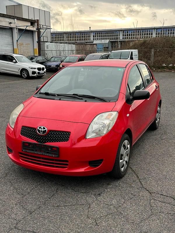 Rot Gebraucht 2008 Toyota Yaris Kleinwagen | 2.150 € (Fairer Preis) - Bild 1/4