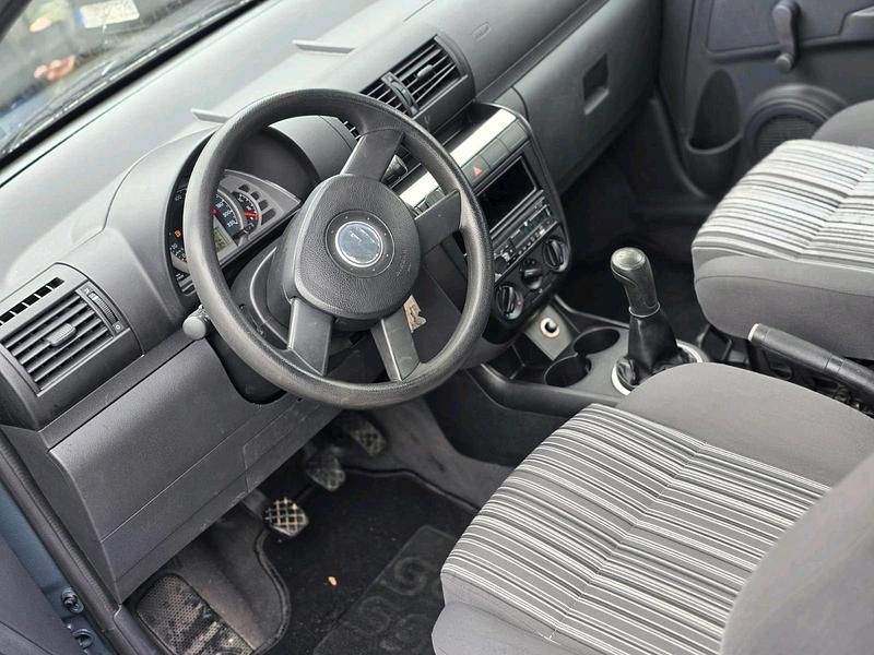 Gebraucht VW Fox 55 PS (40 kW) 2006 Grau Kleinwagen