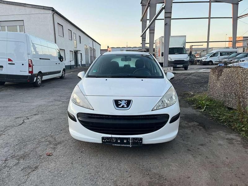 Weiß Gebraucht 2009 Peugeot 207 Urban Move Limousine | 2.800 € (Fairer Preis) - Bild 1/4