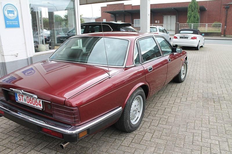 Gebraucht Jaguar XJ 233 PS (171 kW) 1990 Rot Limousine