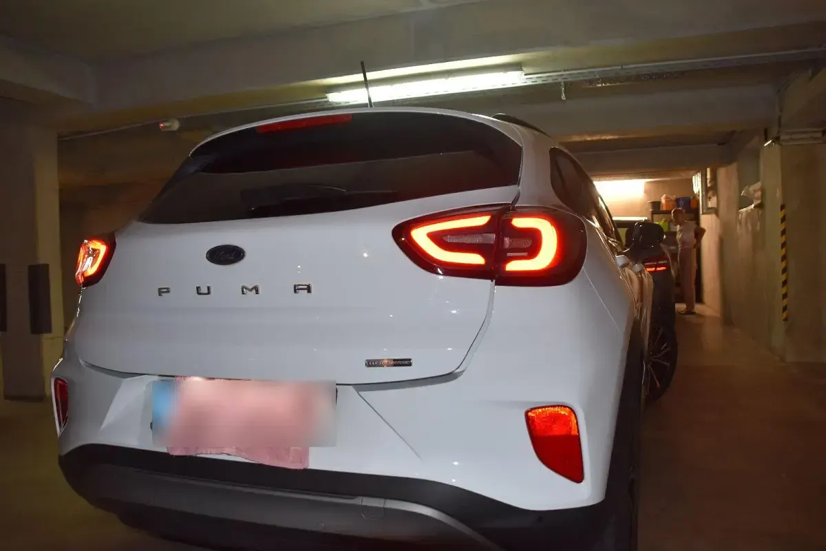 Gebraucht Ford Puma Titanium 125 PS (91 kW) 2020 Weiß SUV