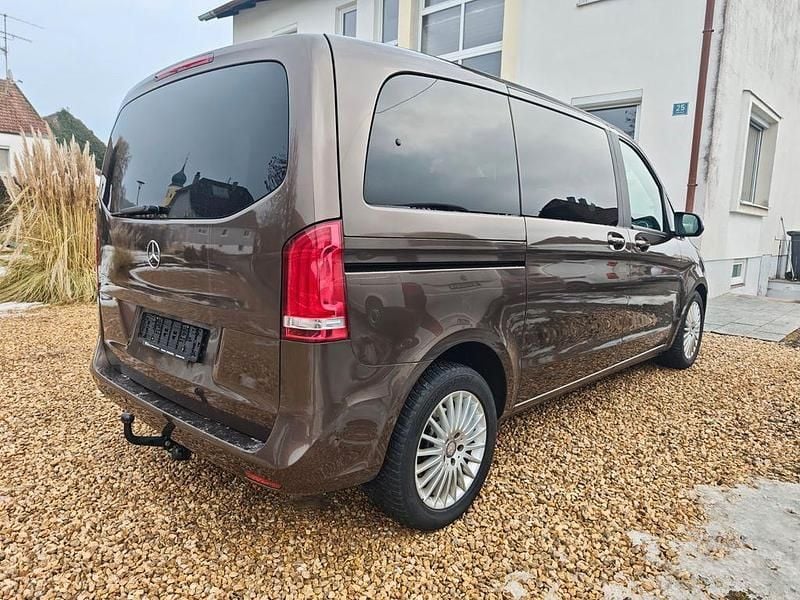 Gebraucht Mercedes V220 163 PS (119 kW) 2015 Braun Van / Kleinbus