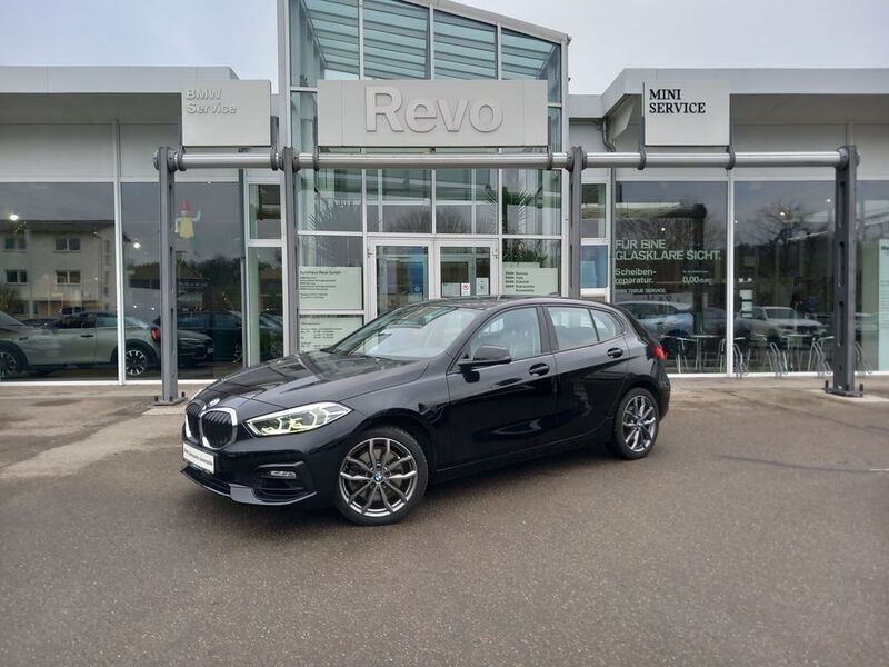 Black sapphire metallic Gebraucht 2023 BMW 120 Sport Line Kleinwagen | 28.380 € (Fairer Preis) - Bild 1/4