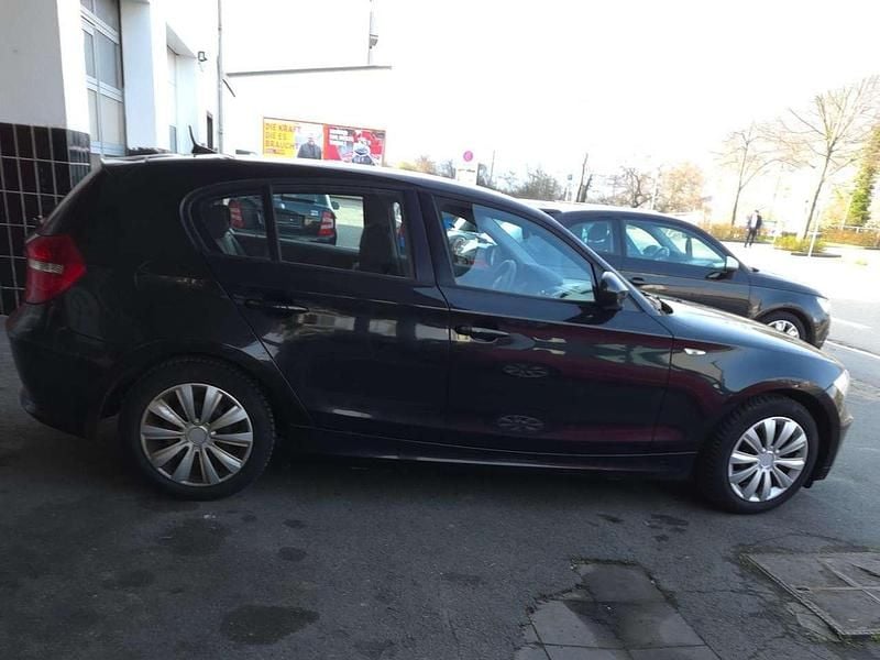 Second-hand BMW 118 143 CP (105 kW) 2009 Negru Hatchback