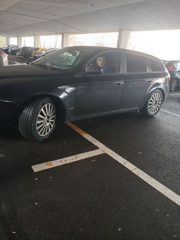 Schwarz Gebraucht 2006 Alfa Romeo 159 Distinctive Limousine | 3.300 € (Fairer Preis) - Bild 1/4
