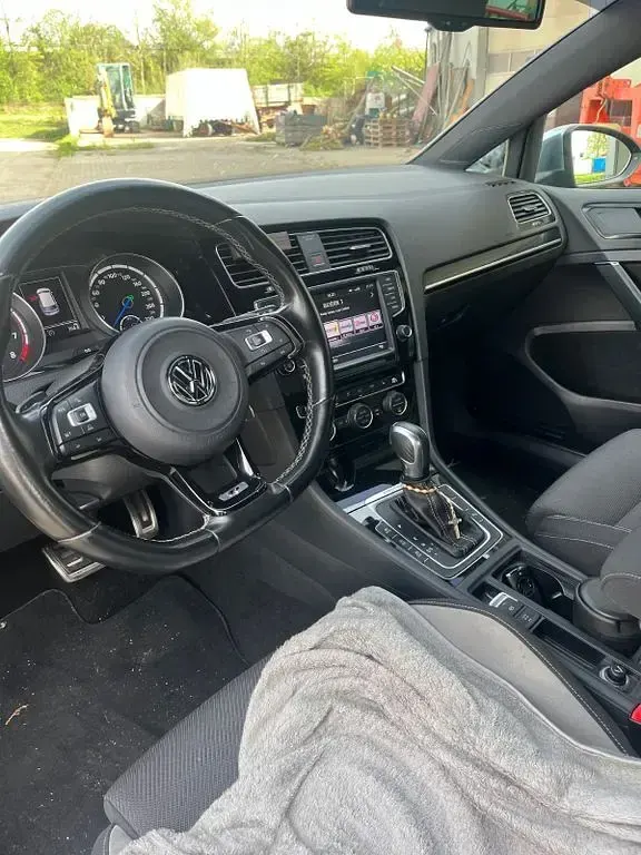 Second-hand VW Golf VII R 300 CP (220 kW) 2014 Negru Berlinǎ