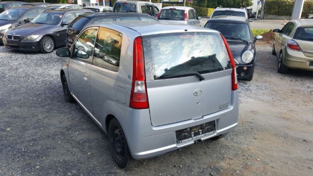 Gebraucht Daihatsu Cuore 58 PS (42 kW) 2005 Silber metallic Kleinwagen