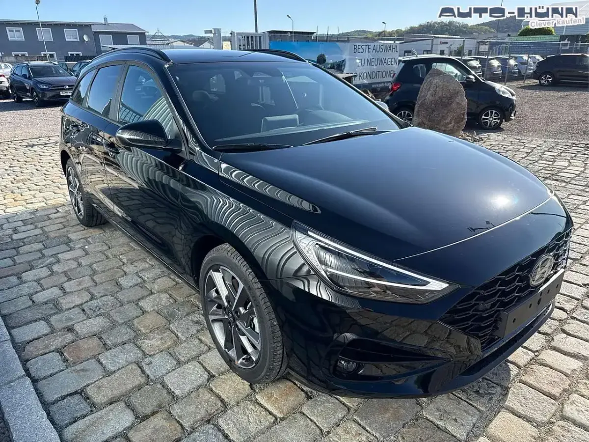 Neu Hyundai i30 GO! 140 PS (102 kW) 2025 Ayss black Kombi