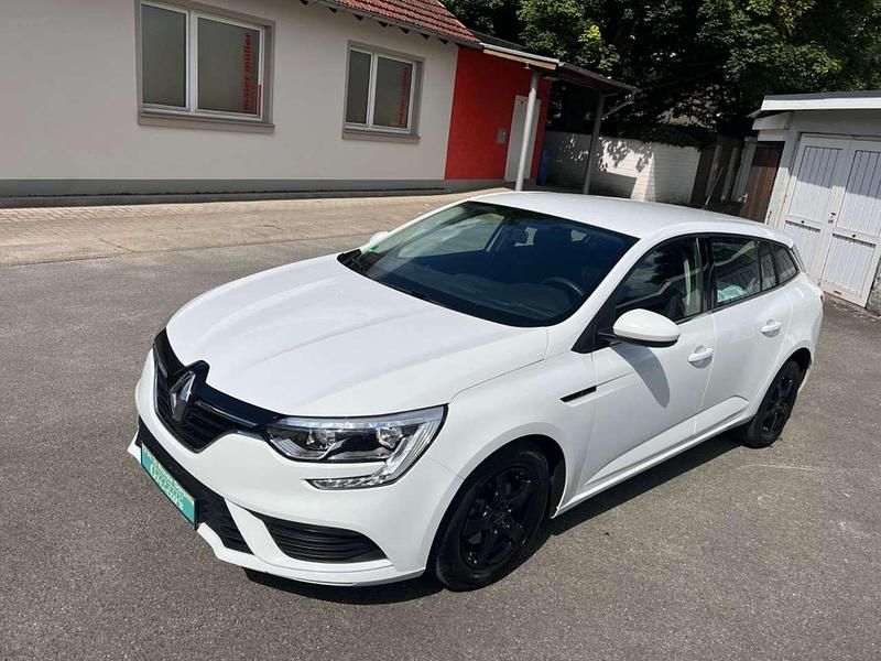 Weiß Gebraucht 2017 Renault Mégane GrandTour Life Kombi | 8.999 € (Fairer Preis) - Bild 1/4